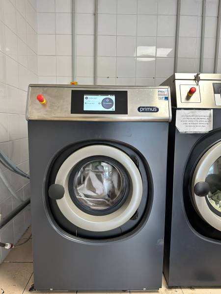 Installation d’un lave-linge professionnel pour une structure collective à Salon-de-Provence